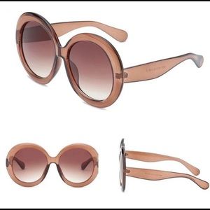 🍋2/$25The Jackie O Round Sunglasses